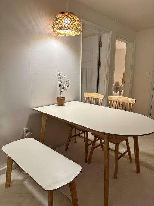 10-Minute Walk From Hongdae Entrance Station, 2 Rooms, 3 Beds Apartment *