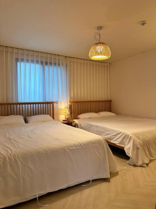 Pangsapuri 10-Minute Walk From Hongdae Entrance Station, 2 Rooms, 3 Beds *