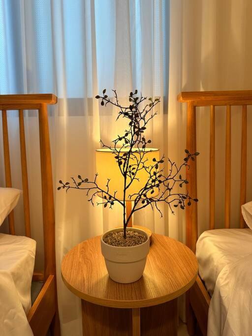 10-Minute Walk From Hongdae Entrance Station, 2 Rooms, 3 Beds Apartment