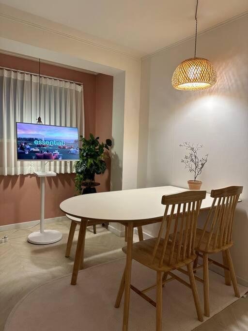 Apartment 10-Minute Walk From Hongdae Entrance Station, 2 Rooms, 3 Beds *