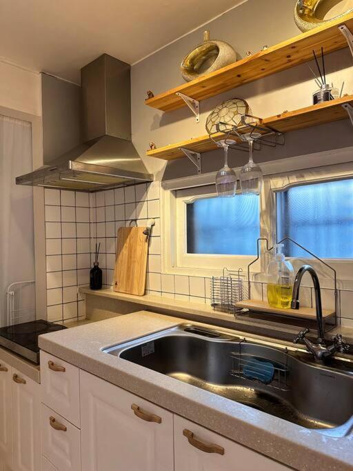 Apartment 10-Minute Walk From Hongdae Entrance Station, 2 Rooms, 3 Beds Seoul